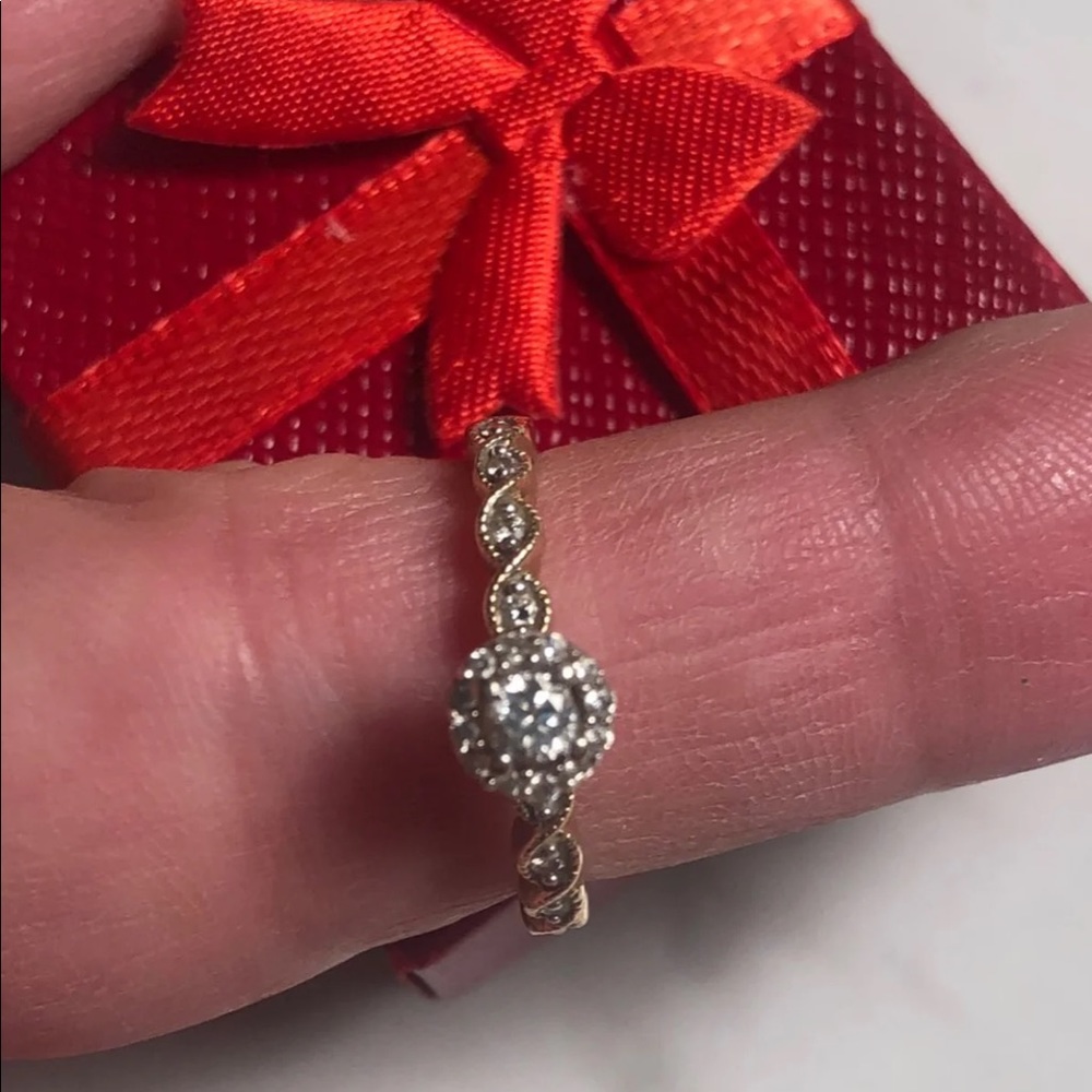 ⭐️10K Y-gold⭐️Diamond Ring❣️